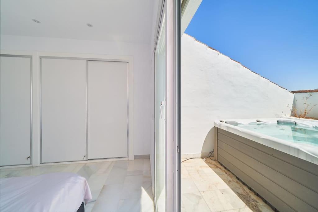 Superbe Appartement Avec Jaccuzi Marbella Luaran gambar
